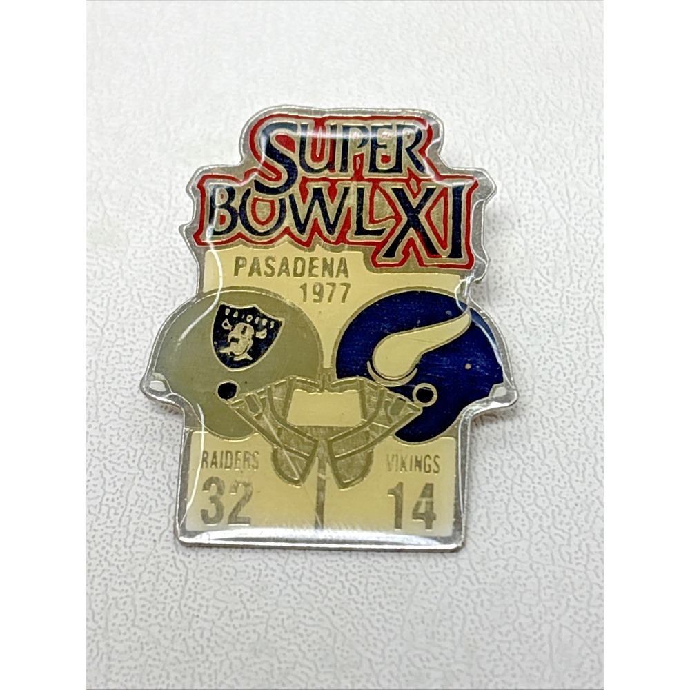 1977 Super Bowl XI 11 Original Starline‎ Enamel Pin Vikings Raiders Pasadena CA